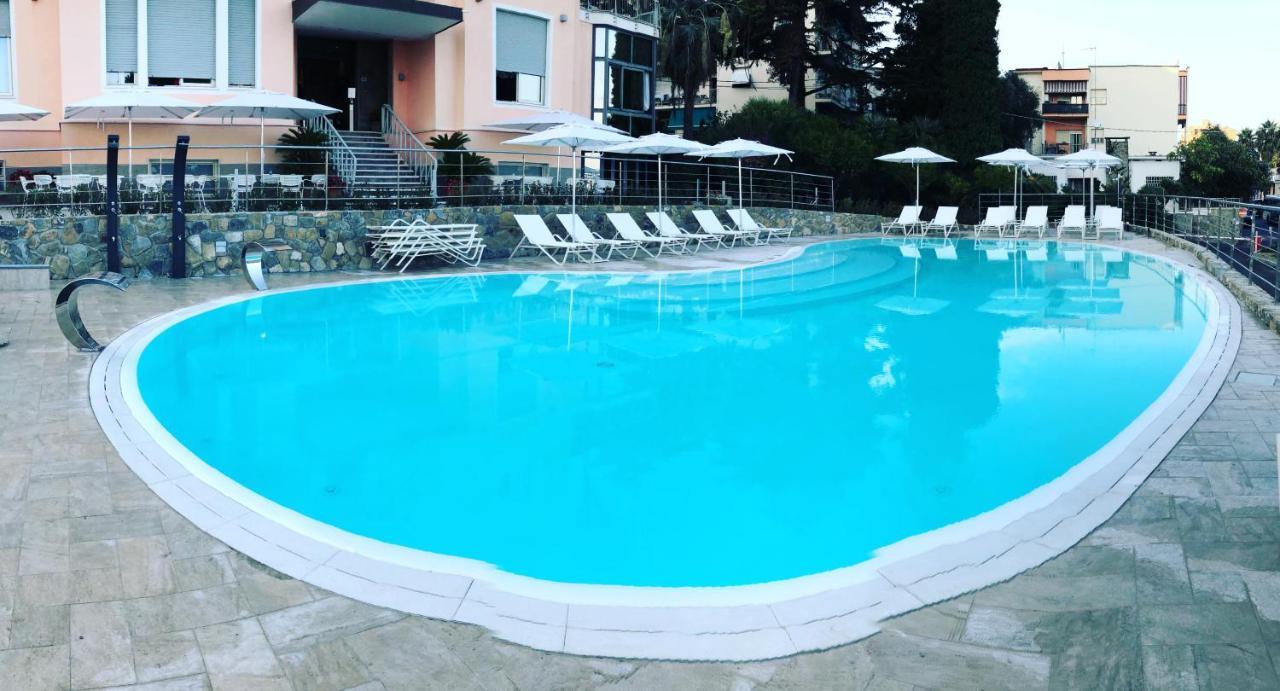 Hotel Napoleon San Remo Buitenkant foto