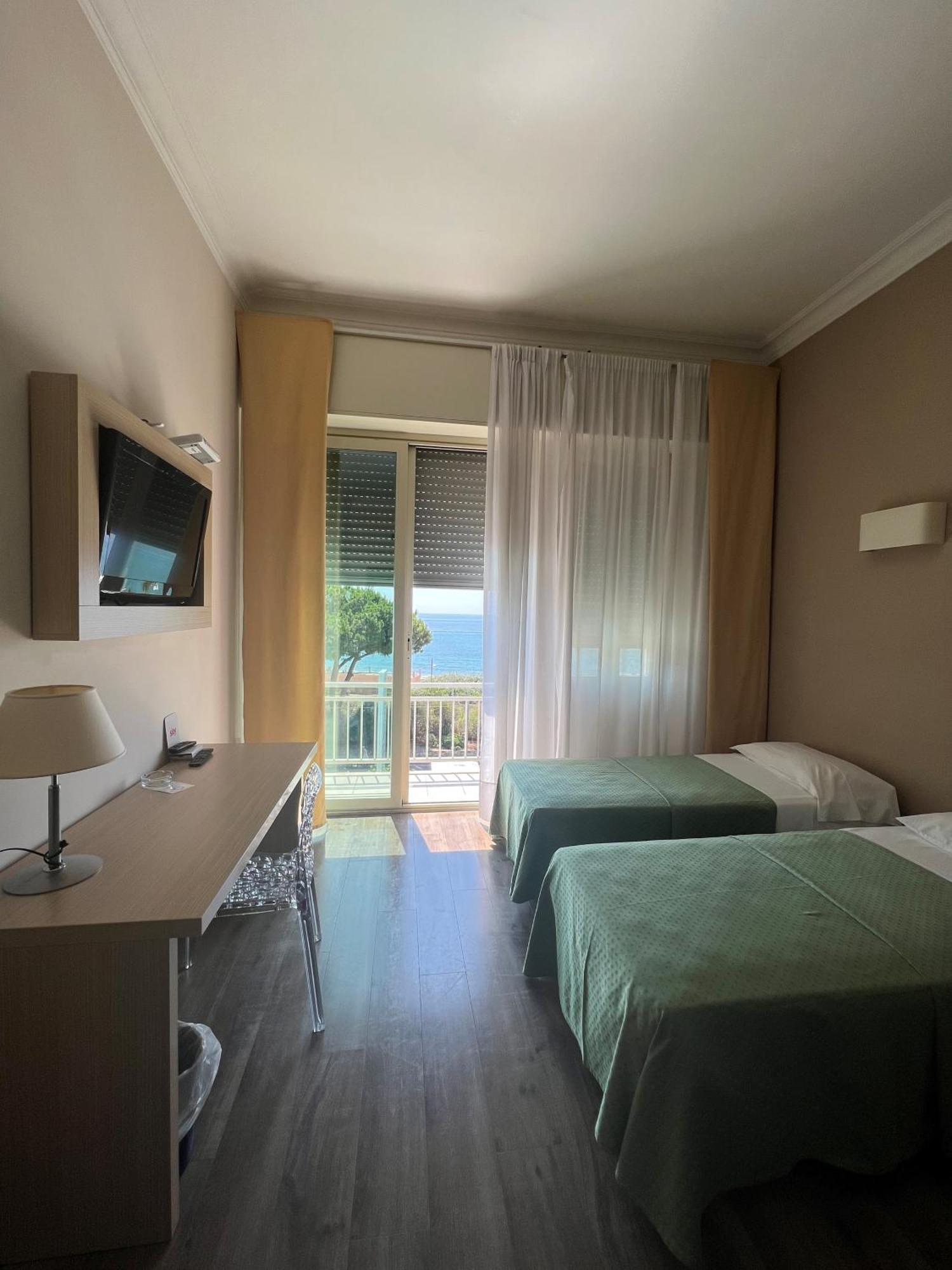 Hotel Napoleon San Remo Buitenkant foto