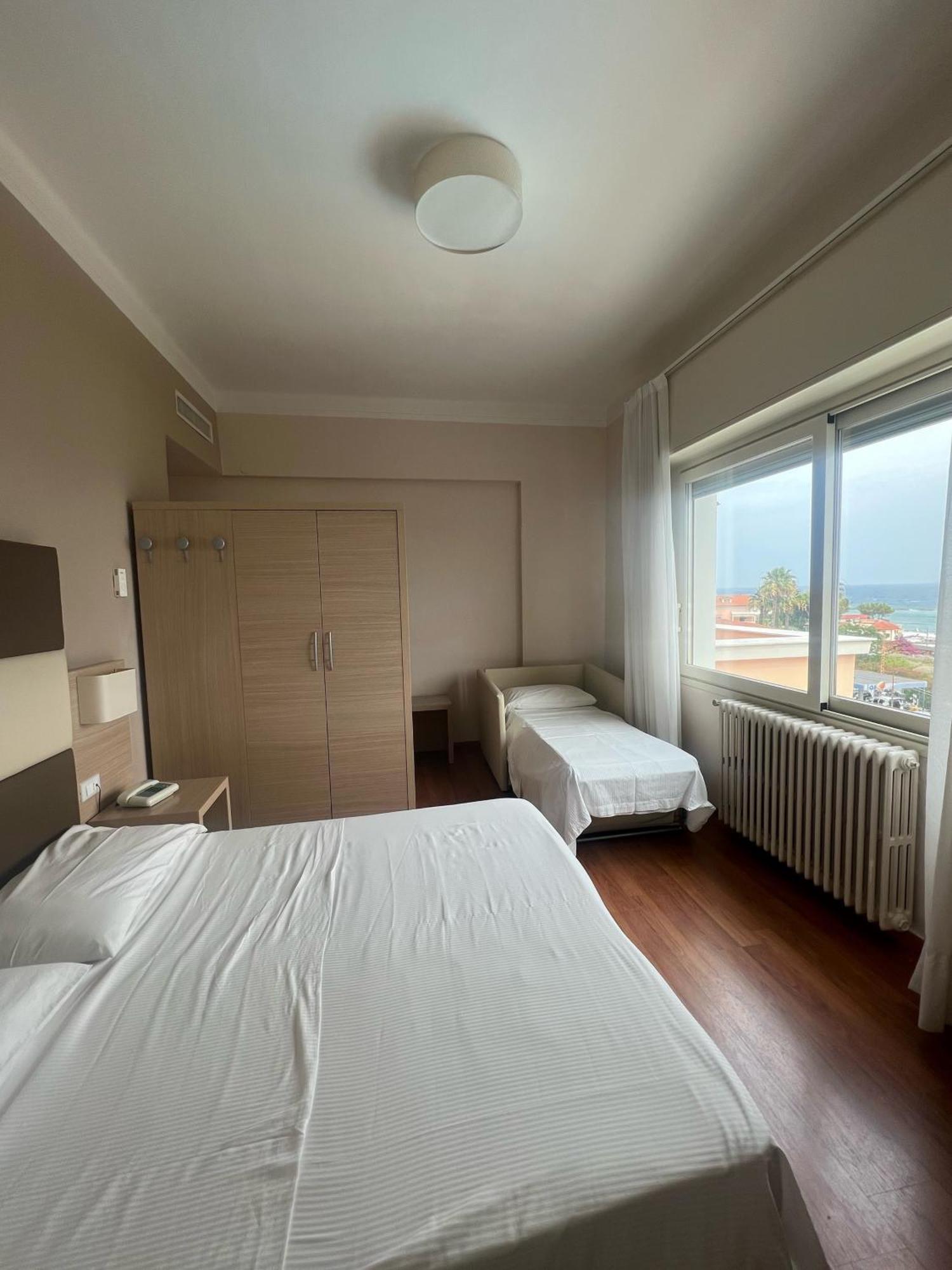 Hotel Napoleon San Remo Buitenkant foto