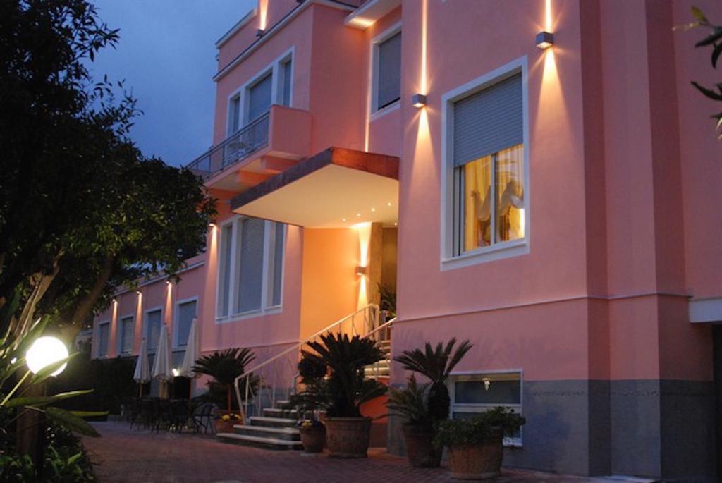 Hotel Napoleon San Remo Buitenkant foto